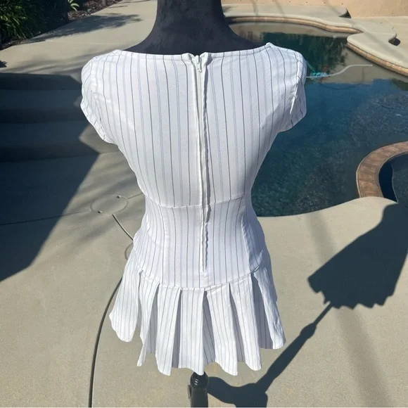 B. Darlin
Pinstripe Square Neck Mini Dress Tie Back Empire Waist
Size 3/4 - Picture 3 of 15